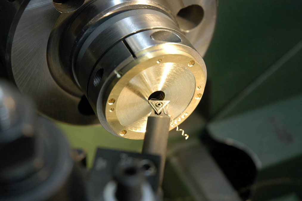 Machining the internal nest for the pinhole aperture in the Apo II.